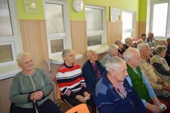 Október – mesiac úcty k starším