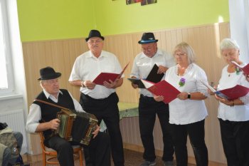 Október – mesiac úcty k starším