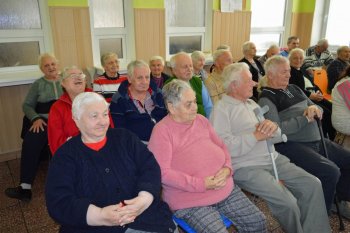 Október – mesiac úcty k starším