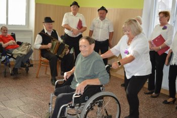 Október – mesiac úcty k starším