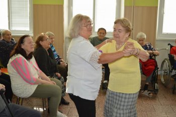 Október – mesiac úcty k starším