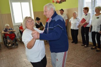 Október – mesiac úcty k starším