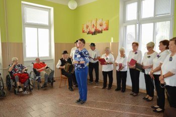 Október – mesiac úcty k starším