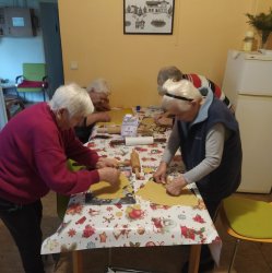 Vianočné pečenie v domčeku