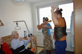 Veselo s Červenými nosmi