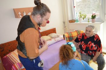 Veselo s Červenými nosmi