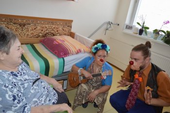 Veselo s Červenými nosmi