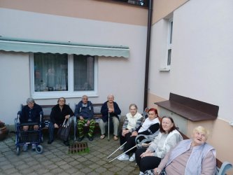 Stavanie  mája