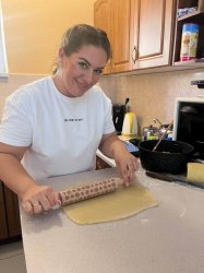 Posedenie pri guľáši v domčeku