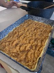 Posedenie pri guľáši v domčeku