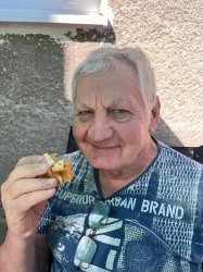 Posedenie pri guľáši v domčeku