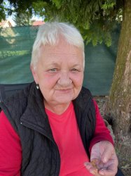 Posedenie pri guľáši v domčeku