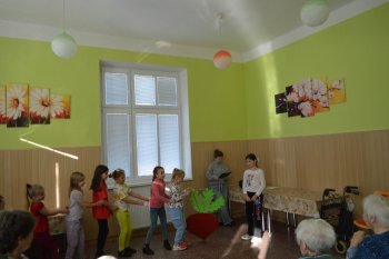 Október – mesiac úcty k starším