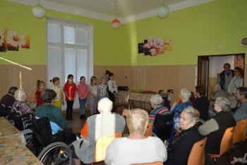 Október – mesiac úcty k starším