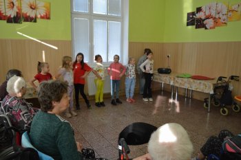 Október – mesiac úcty k starším