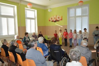 Október – mesiac úcty k starším