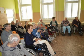 Október – mesiac úcty k starším