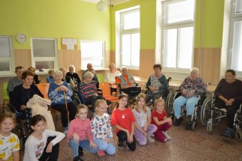 Október – mesiac úcty k starším