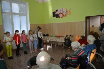 Október – mesiac úcty k starším