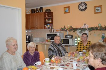 Návšteva členiek Jednoty dôchodcov v našom domčeku