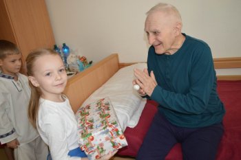 Koľko lásky sa zmestí do krabice od topánok