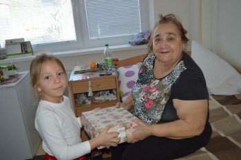 Koľko lásky sa zmestí do krabice od topánok