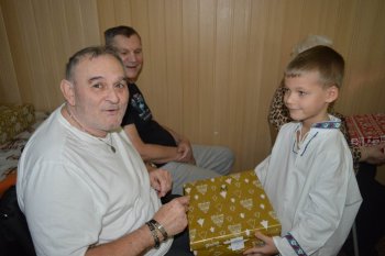 Koľko lásky sa zmestí do krabice od topánok