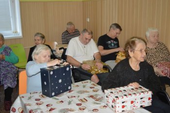 Koľko lásky sa zmestí do krabice od topánok