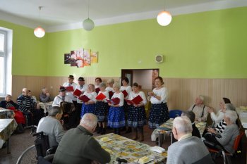 Fašiangovo-valentínske posedenie