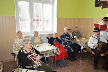 Fašiangovo-valentínske posedenie