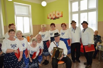 Fašiangovo-valentínske posedenie