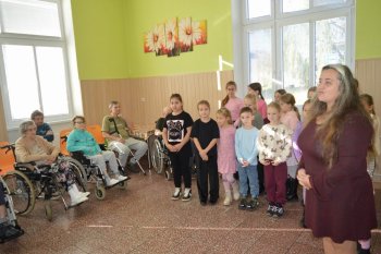 Október – mesiac úcty k starším