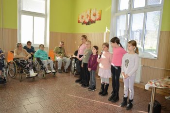 Október – mesiac úcty k starším