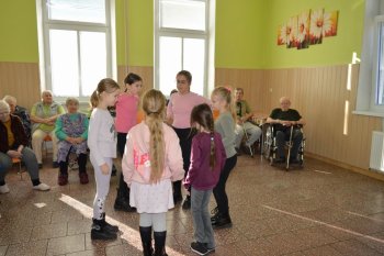 Október – mesiac úcty k starším