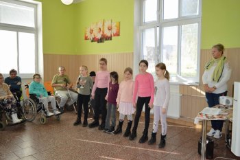 Október – mesiac úcty k starším