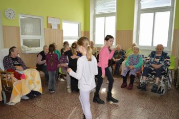 Október – mesiac úcty k starším