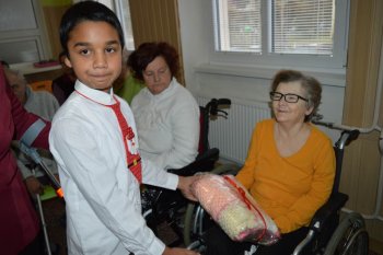 Koľko lásky sa zmestí do krabice od topánok