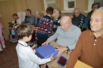 Koľko lásky sa zmestí do krabice od topánok