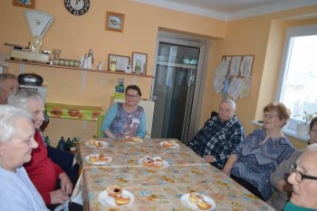 Pampuškové posedenie v domčeku