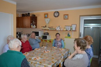 Pampuškové posedenie v domčeku