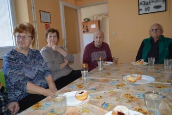 Pampuškové posedenie v domčeku