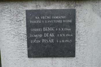 Pietna spomienka pri pamätníku padlým