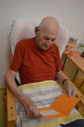 Kvetinové pozdravy pre  našich seniorov