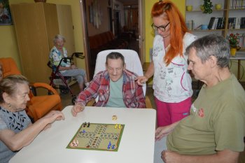 Návšteva p. Köbölovej – pomôcky na jemnú motoriku