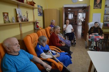 Návšteva p. Köbölovej – pomôcky na jemnú motoriku